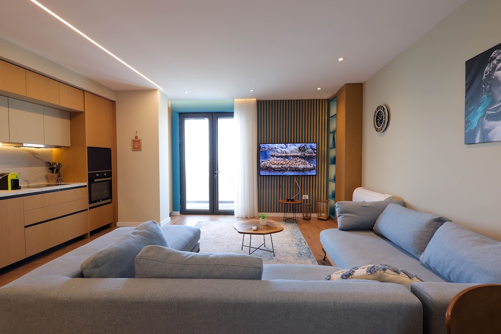 Grandstay Apartments 98