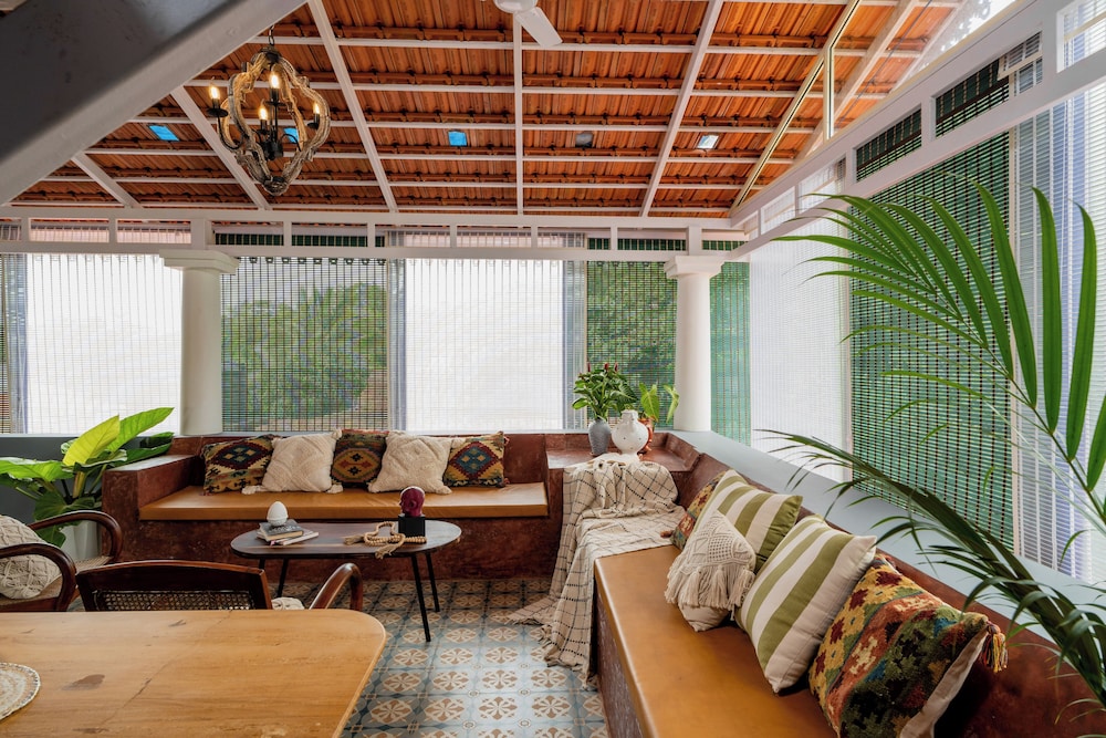 Elivaas Bludoor 5-BHK Pet Friendly Villa