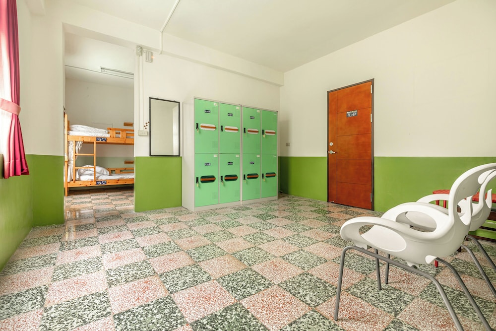 Forever happiness hostel