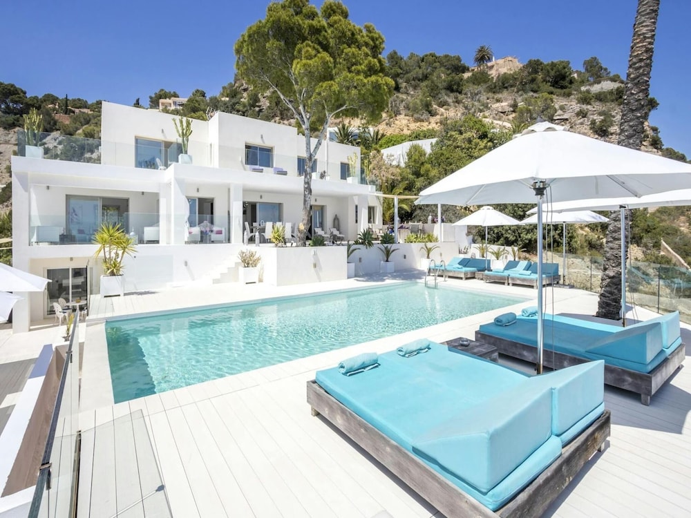 Beautiful Villa With Leisure Activities