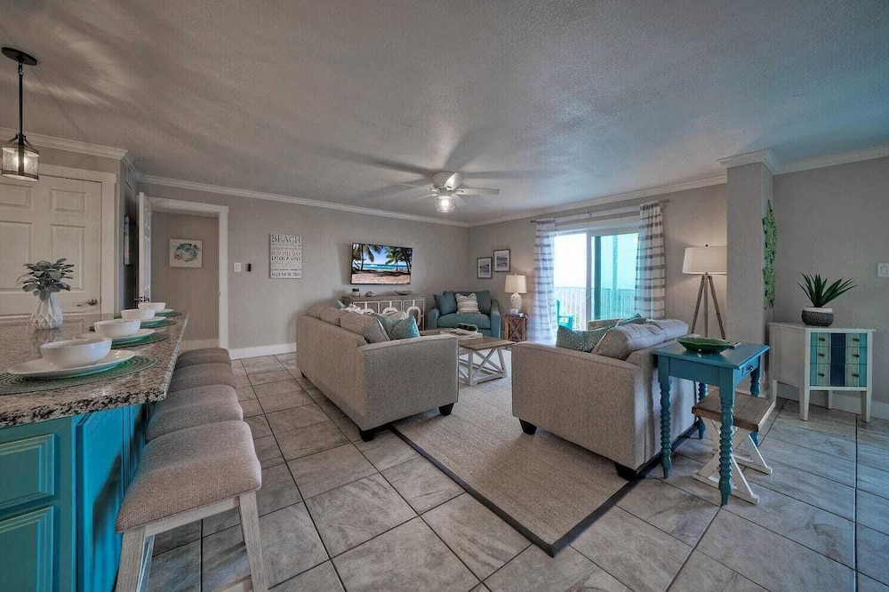 Gulf Views + Pools, Tennis, Pickleball & Beach Access Awesome Beachfront by Avantstay