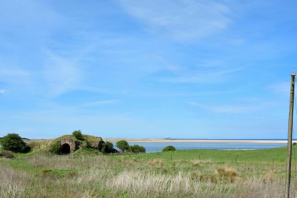 Kittiwake Cottage, Budle Bay