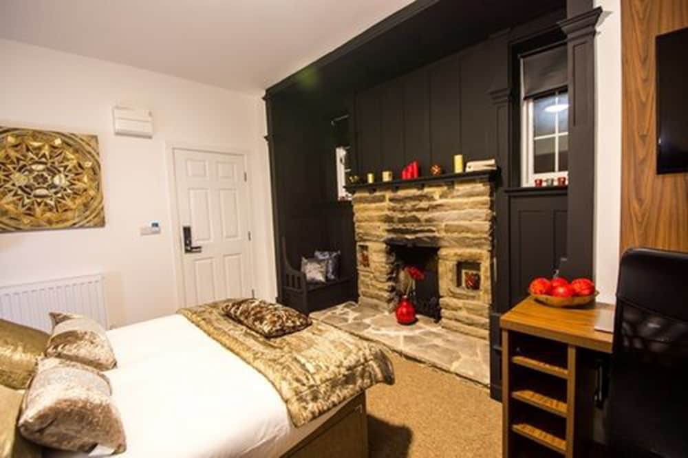 Crawley Vacations - Trivelles Gatwick - Property Image 4