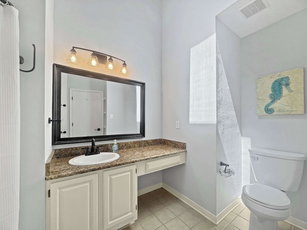 Duplex Beach Home for 6 With Balcony & Resort-style Amenities
