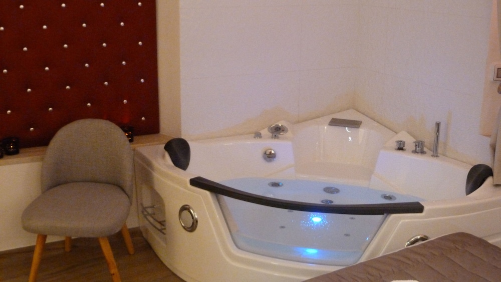Flatinrome Trastevere Deluxe Rooms