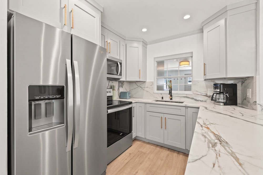 Stylish Villa Near Treasure Island Beaches