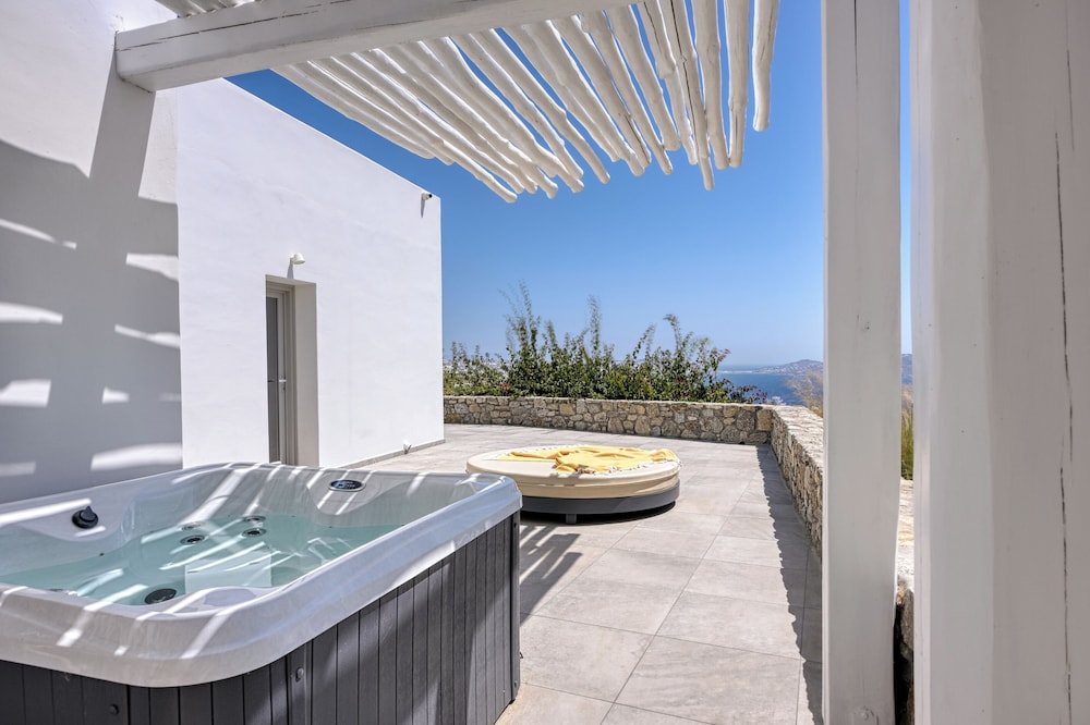 Aloft Suites Mykonos Island