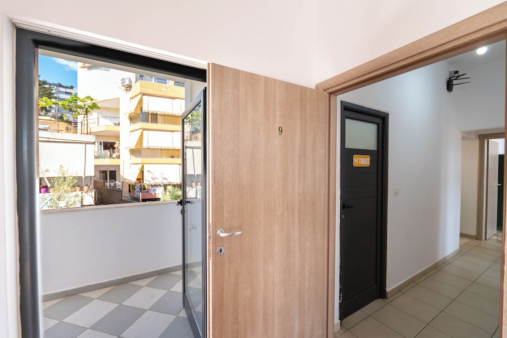 Lazy Roo Hostel Saranda