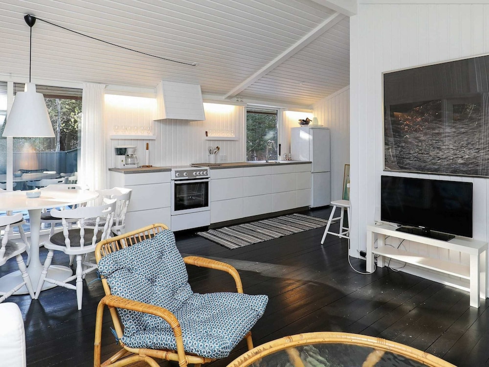 6 Person Holiday Home in Albaek