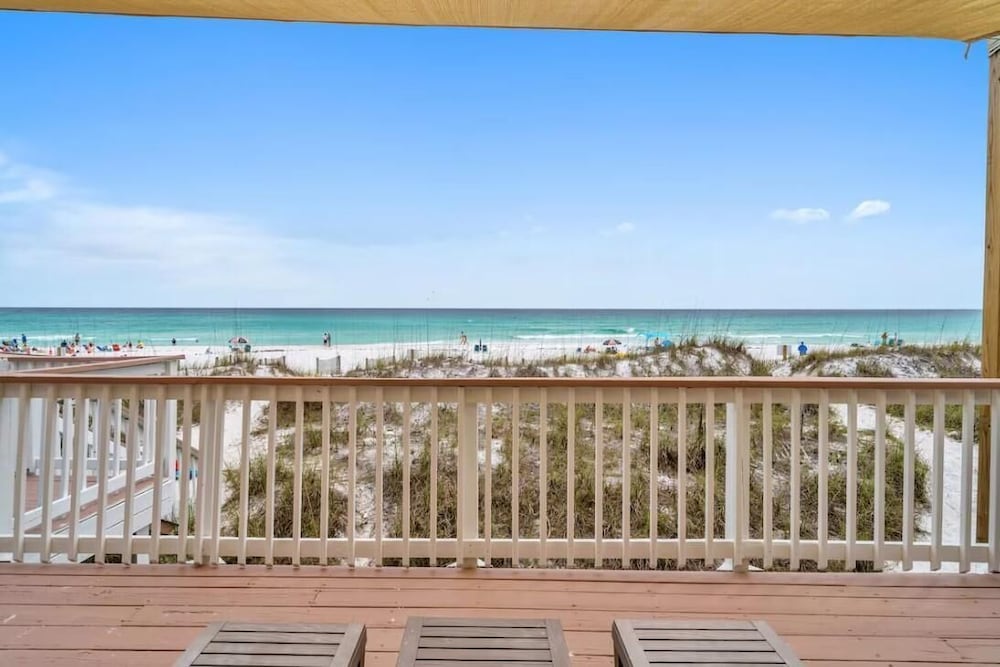 Green Reef #6- Beachfront Bliss