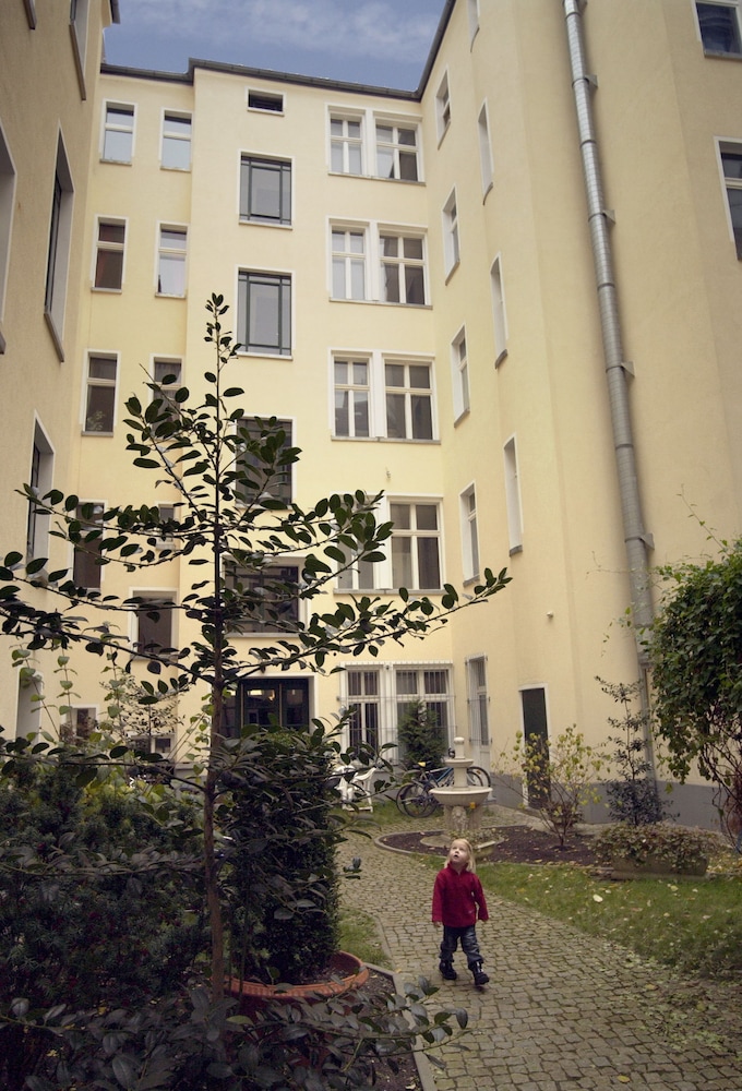 Old Town Apartments Schönhauser Allee Berlin