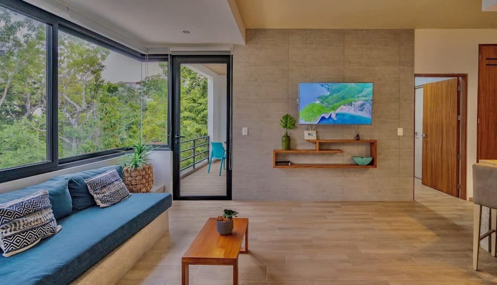 3br. Exclusive TH W/spacious Roof & Private Pool