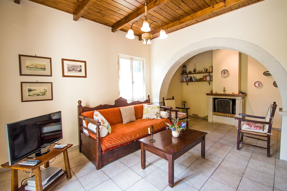 Helianthos Villas