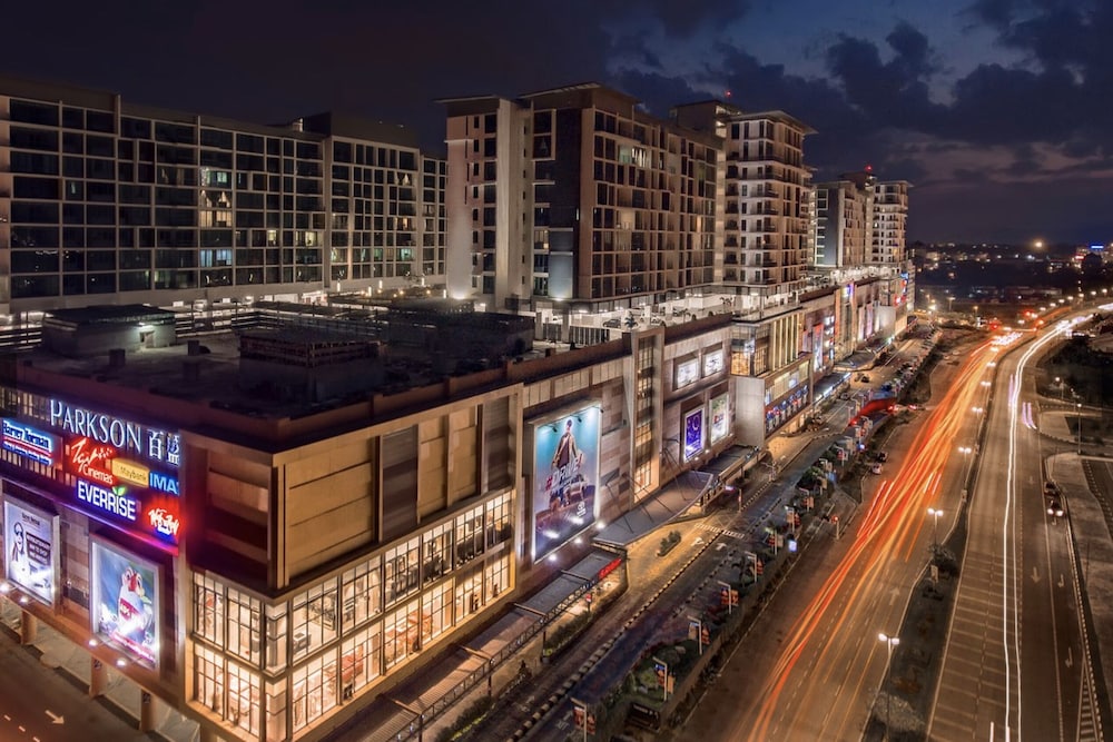 Luco Apartments Viva City Megamall photo 4