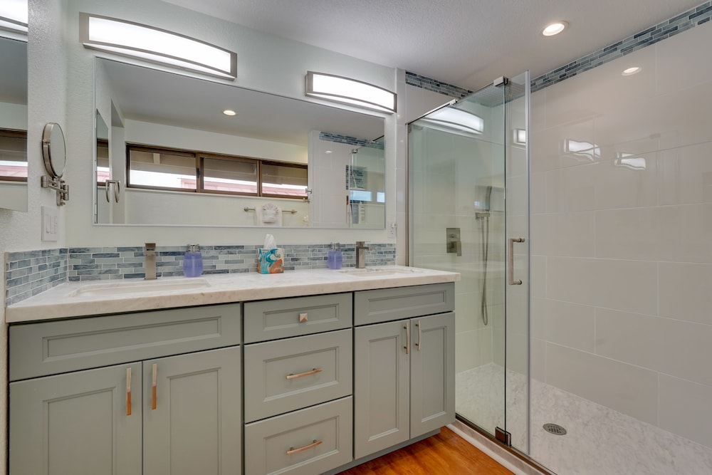 Kailua-kona Condo w/ Resort Amenities Access!