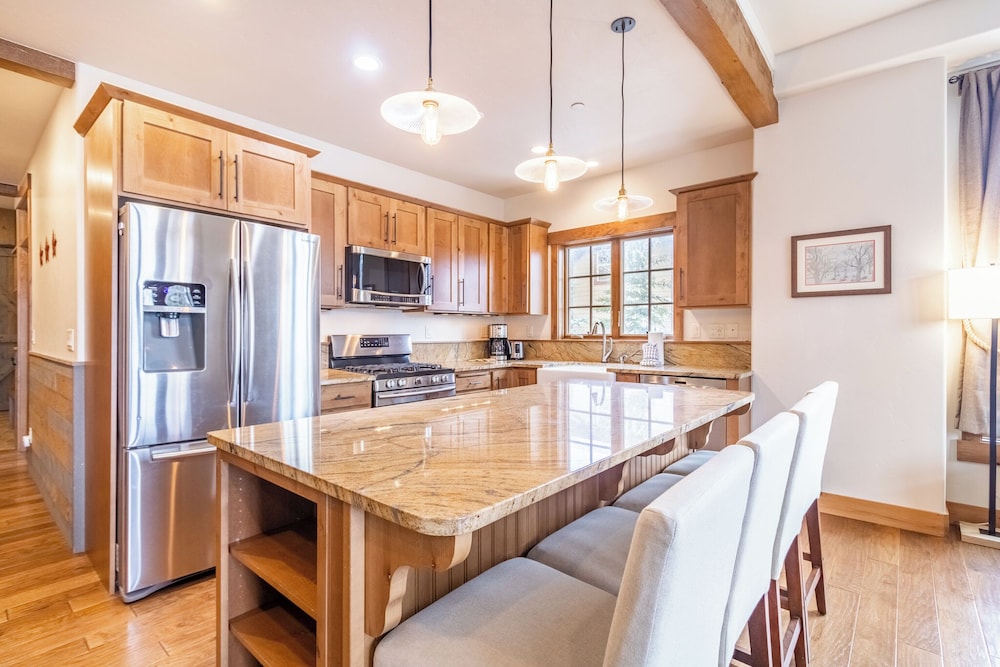West Main Unit 102c