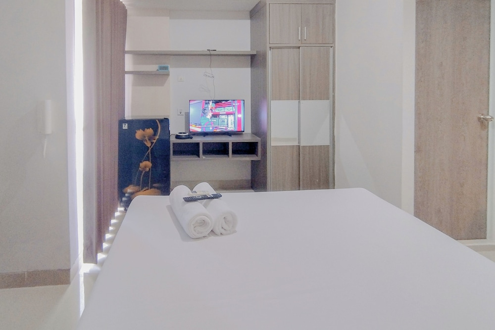 Simply Design Studio At Taman Melati Surabaya Apartment