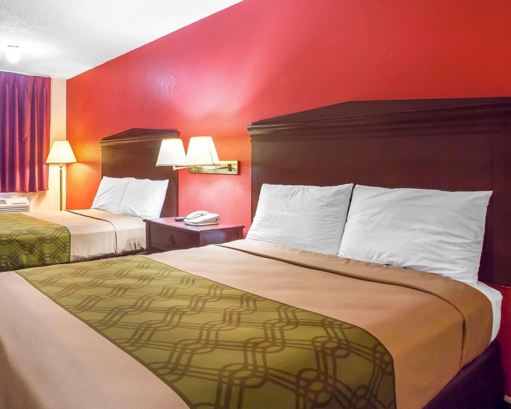 Econo Lodge Lanett view 5