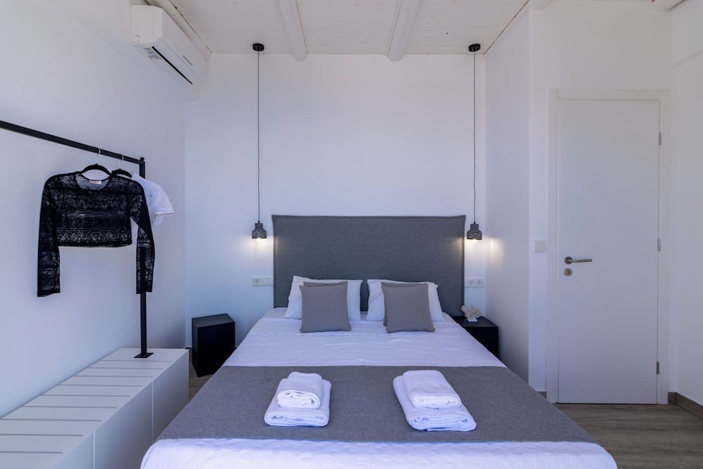 Pyrgos Exclusive Villas