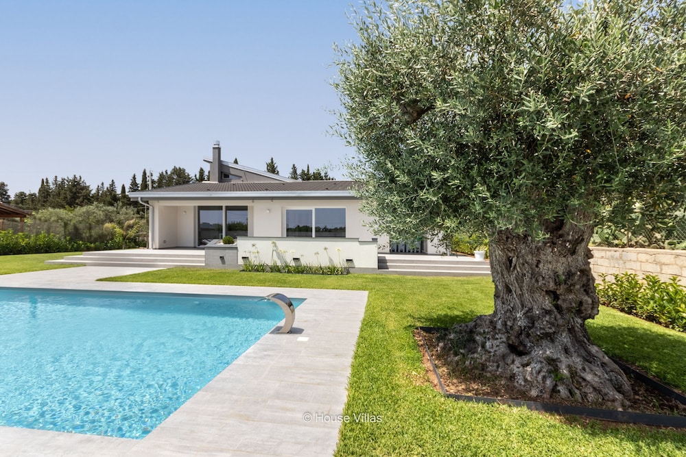Flaben Luxury Villa in Diano Marina