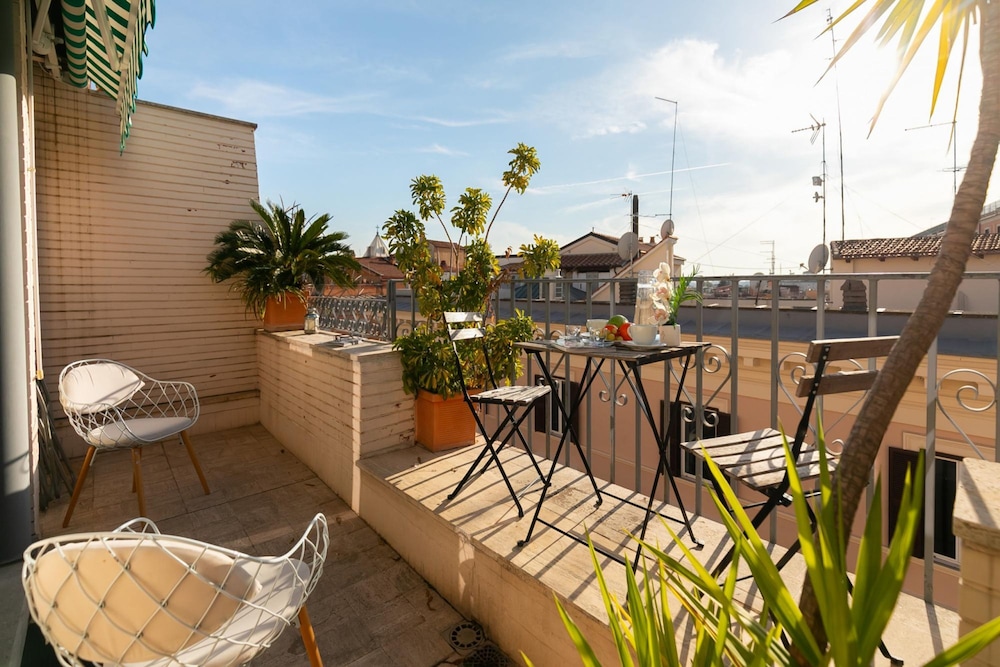 Lovely Apartment With Terrace Rome City Center