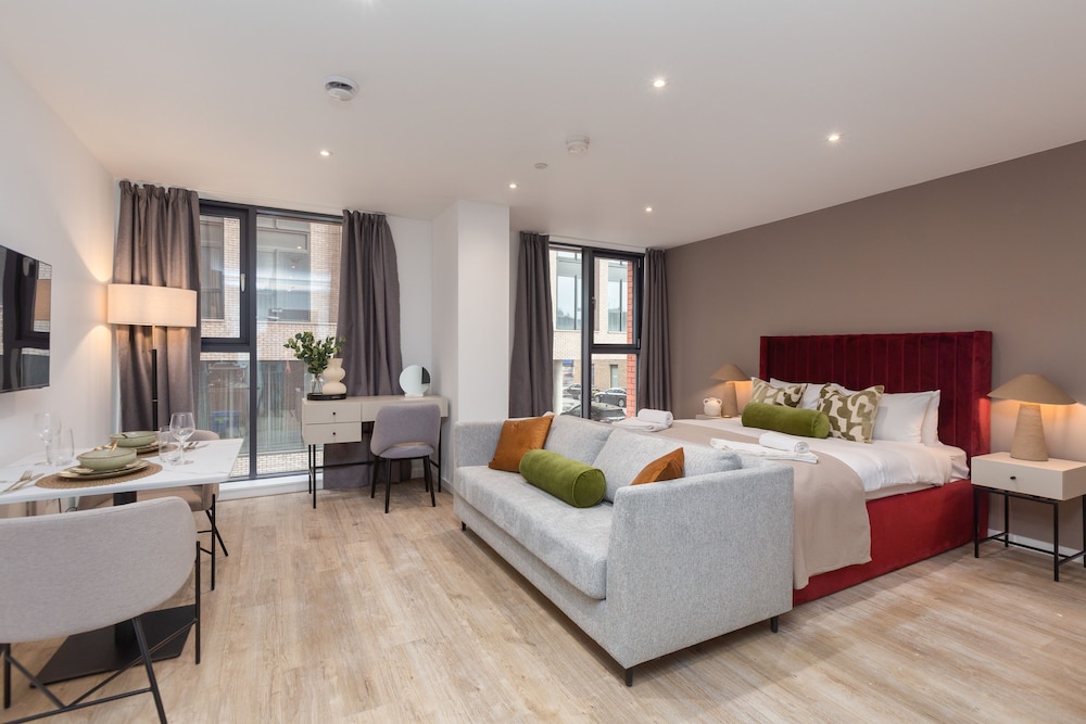 Spacious City Studio