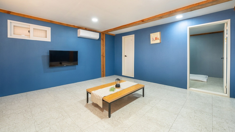 Gyeongju Aratteul Hanok Pet Pension
