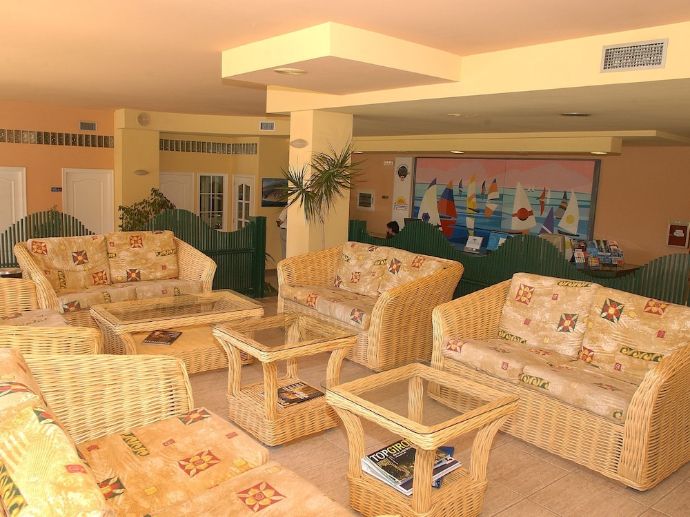Cozy Apartment in Empuriabrava With Swimming Pool photo 2