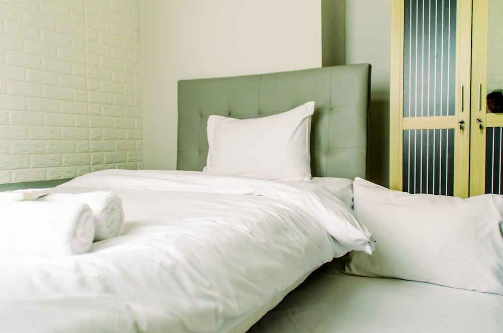 Restful And Comfy 2Br At Serpong Greenview Apartment view 2