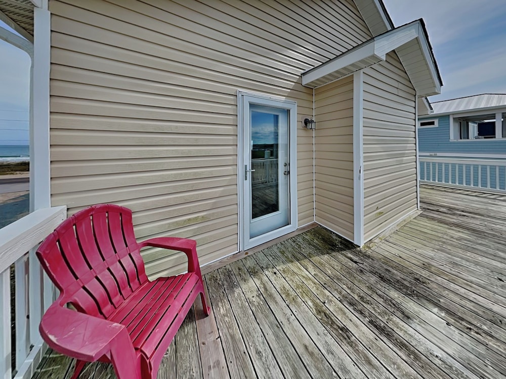 Starfish Escape by Topsail Realty