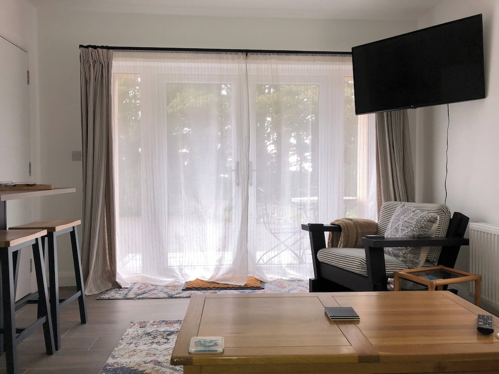 Apartment Bushmills Hideaway, Parking,pets Allowed