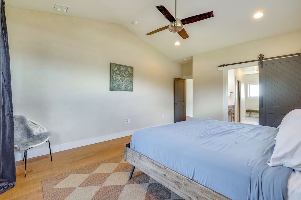 Nat'l Forest Access & Mtn Views: Family Eagar Home