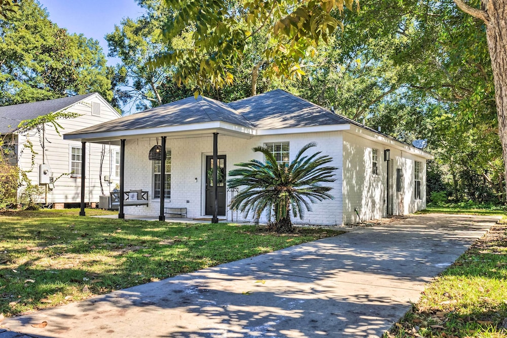Modern & Chic Gulfport Escape: Walk to Beach! view 3