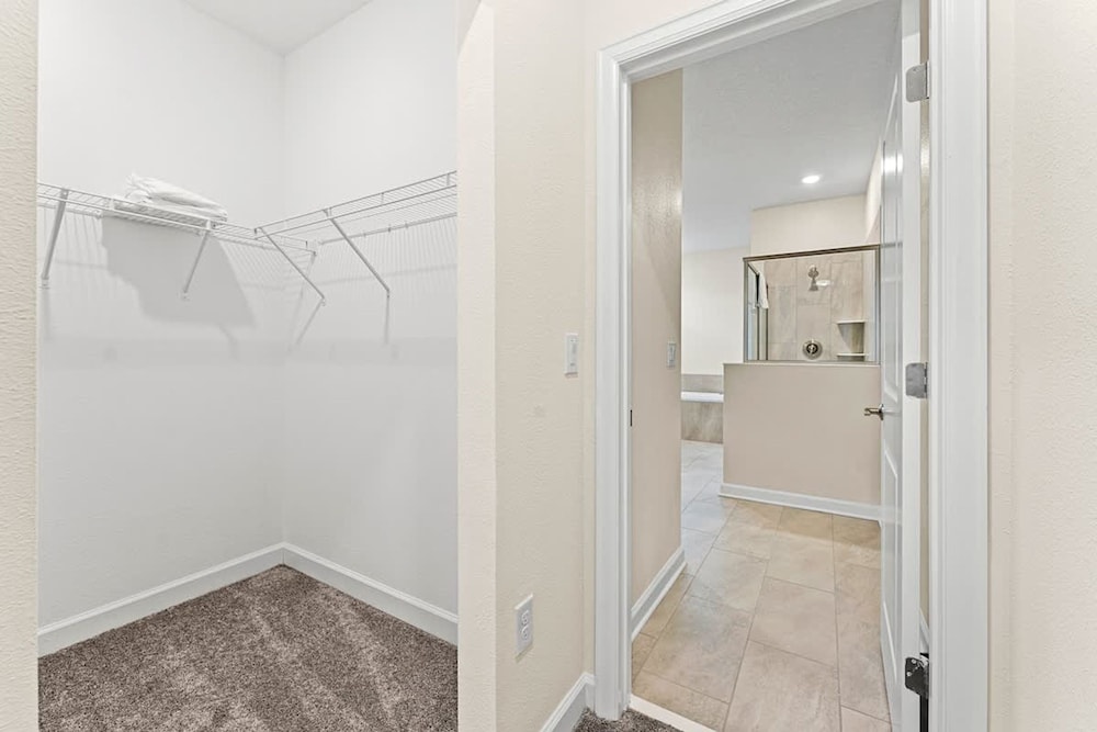 Sophisticated 6BR at Storey Lake Sl2766