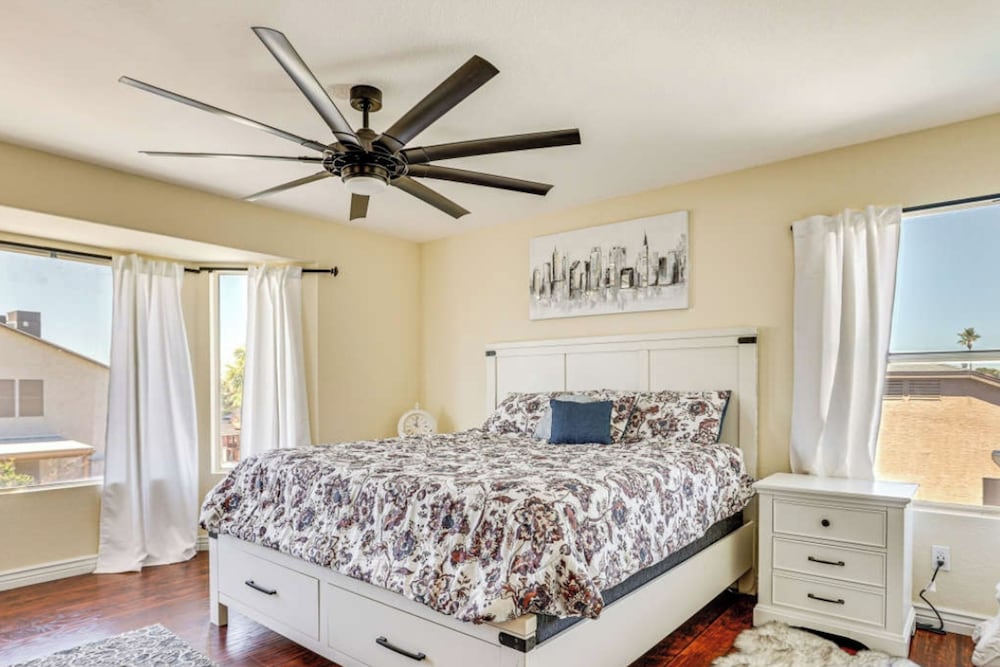 4BR Home w/ Private Pool, Patio & Grill