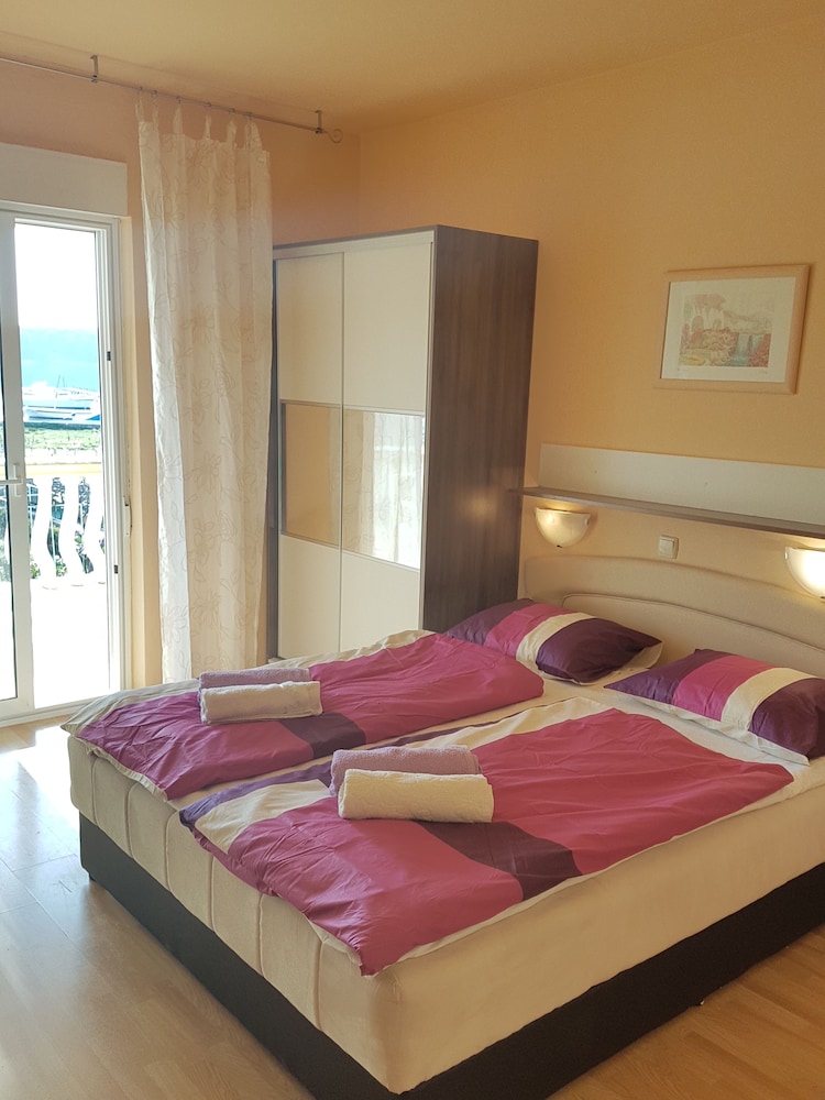 Guesthouse Mira view 2