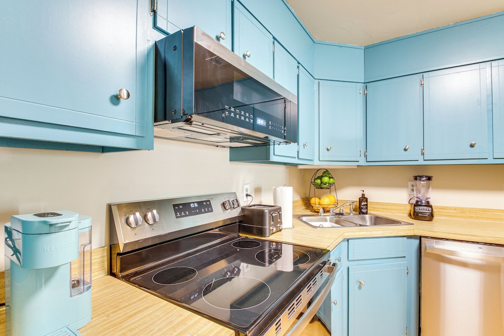 8 Mi to Beaches: Relaxing Retreat in Gulf Breeze