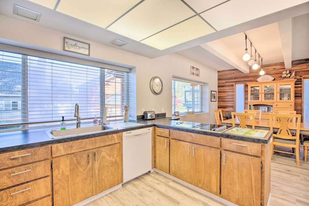 Pet-friendly Rockaway Beach Home w/ Fire Pit! view 3