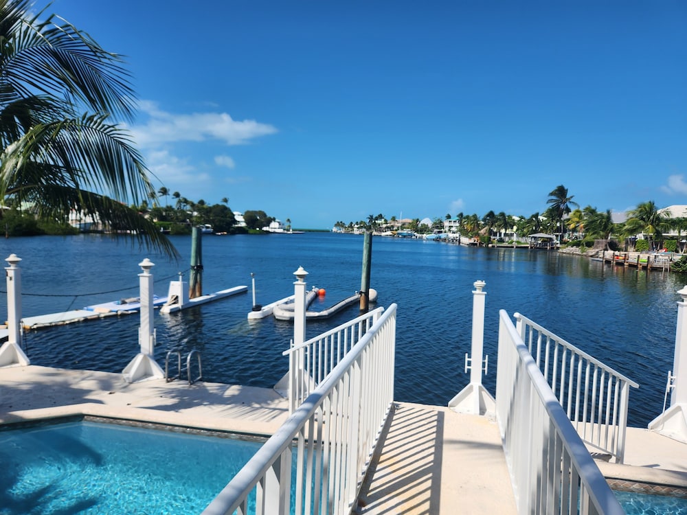 Palm Tree Cove Resort view 4