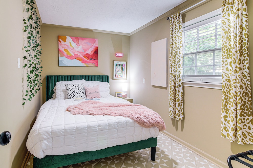 6 Mi to Shelby Farms Park: Family Home in Memphis