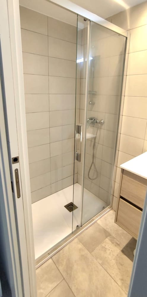 Townhouse in Roses Near Platja de Canyelles
