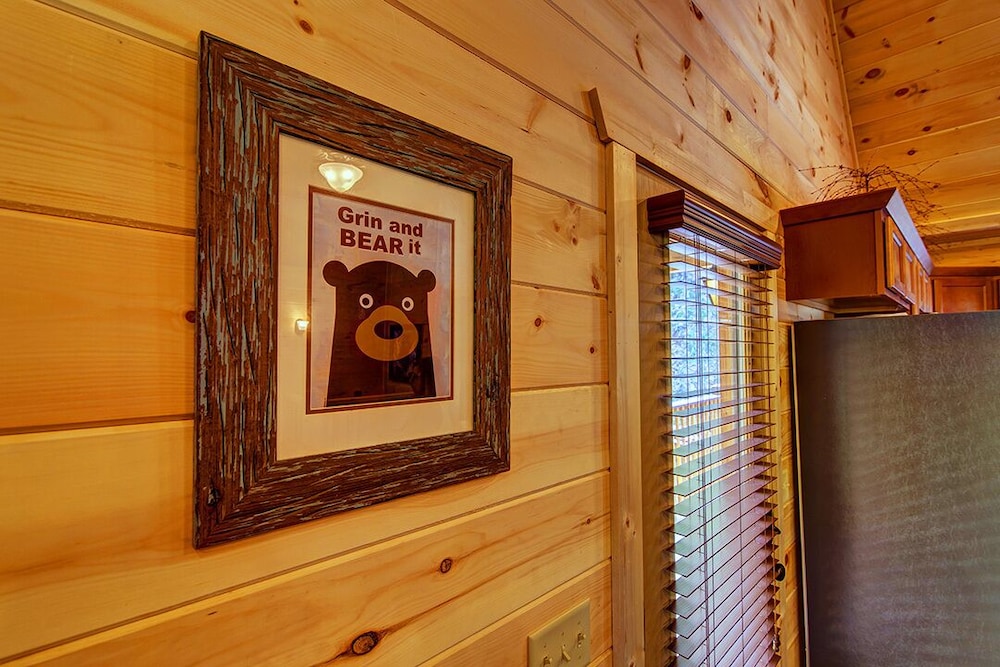 Grin Inn Bear It - 2 Bedrooms, 2 Baths, Sleeps 6 Home by RedAwning