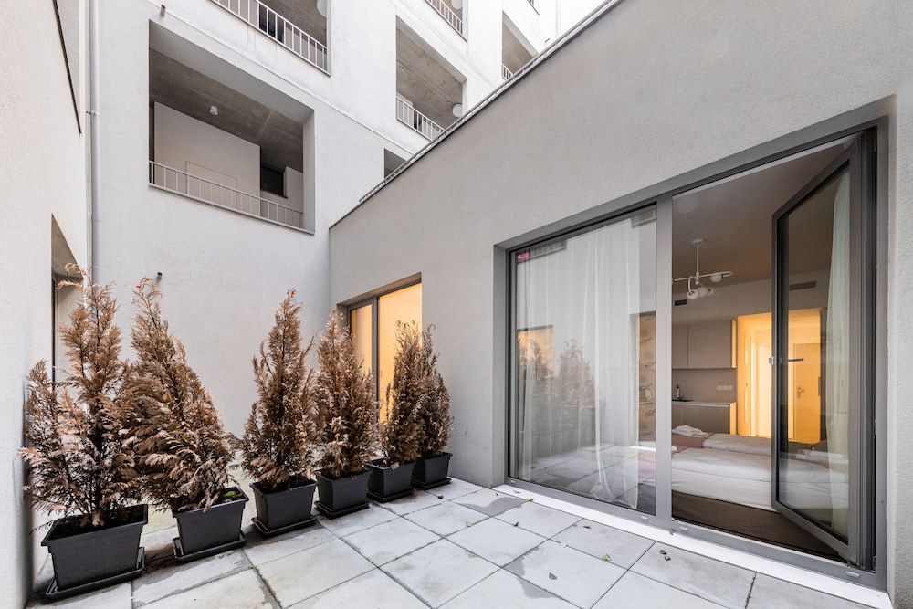 KORA APARTMENTS