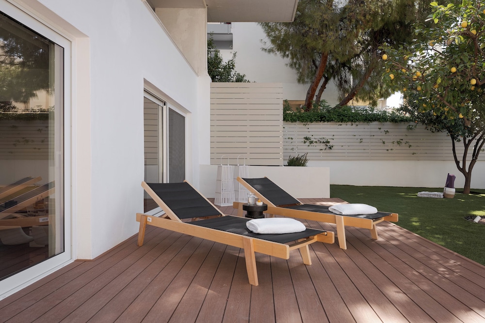 Athena's Lemon Grove Glyfada