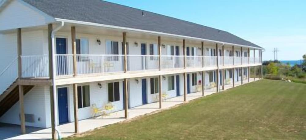 Coho Motel and Suites