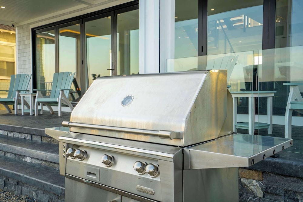 Brand New Home Ocean Views Wolf Appliances