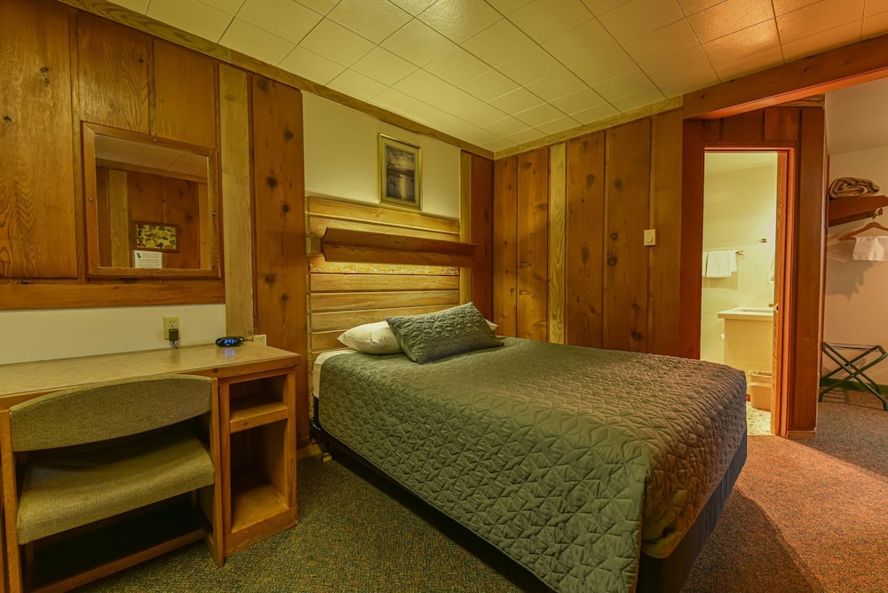 Sunset Oceanfront Lodging