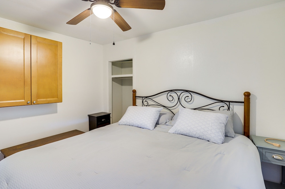Quaint Grams Lake Cottage: Pets Welcome! view 4