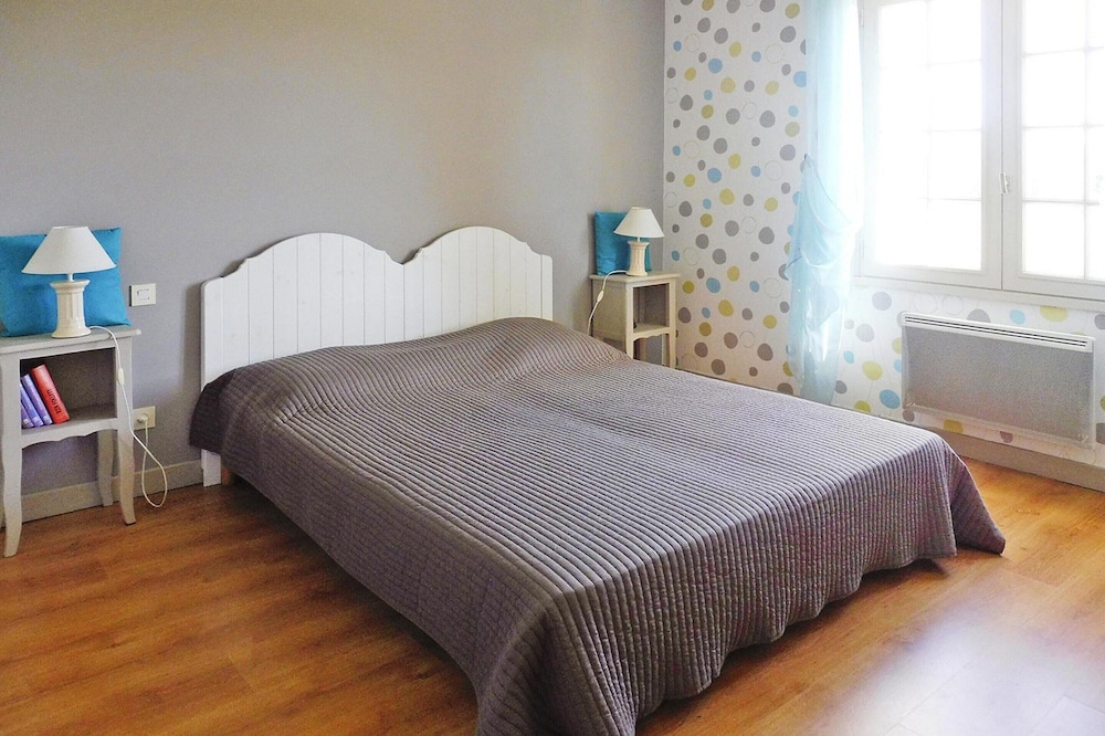 Holiday Home in Port-blanc Near Sandy Beaches