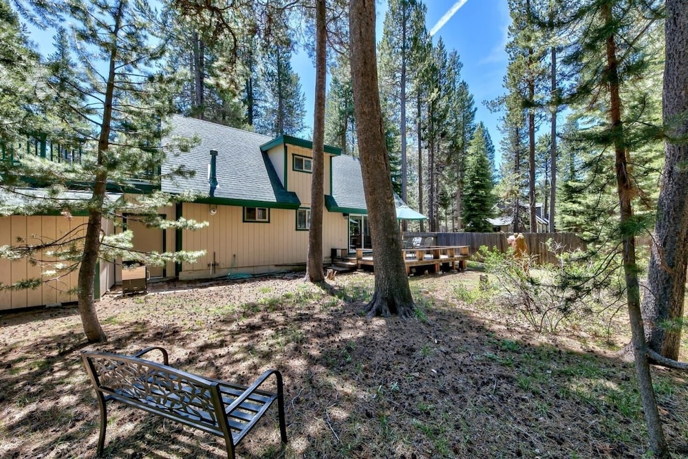 1207s Cabin In The Pines 3 Bedroom Chalet by RedAwning view 3